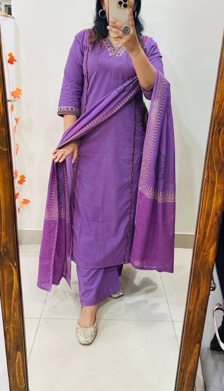 ee99e49a-990c-45b2-9a44-ee08cbd864e0 PC0772 - Image 1